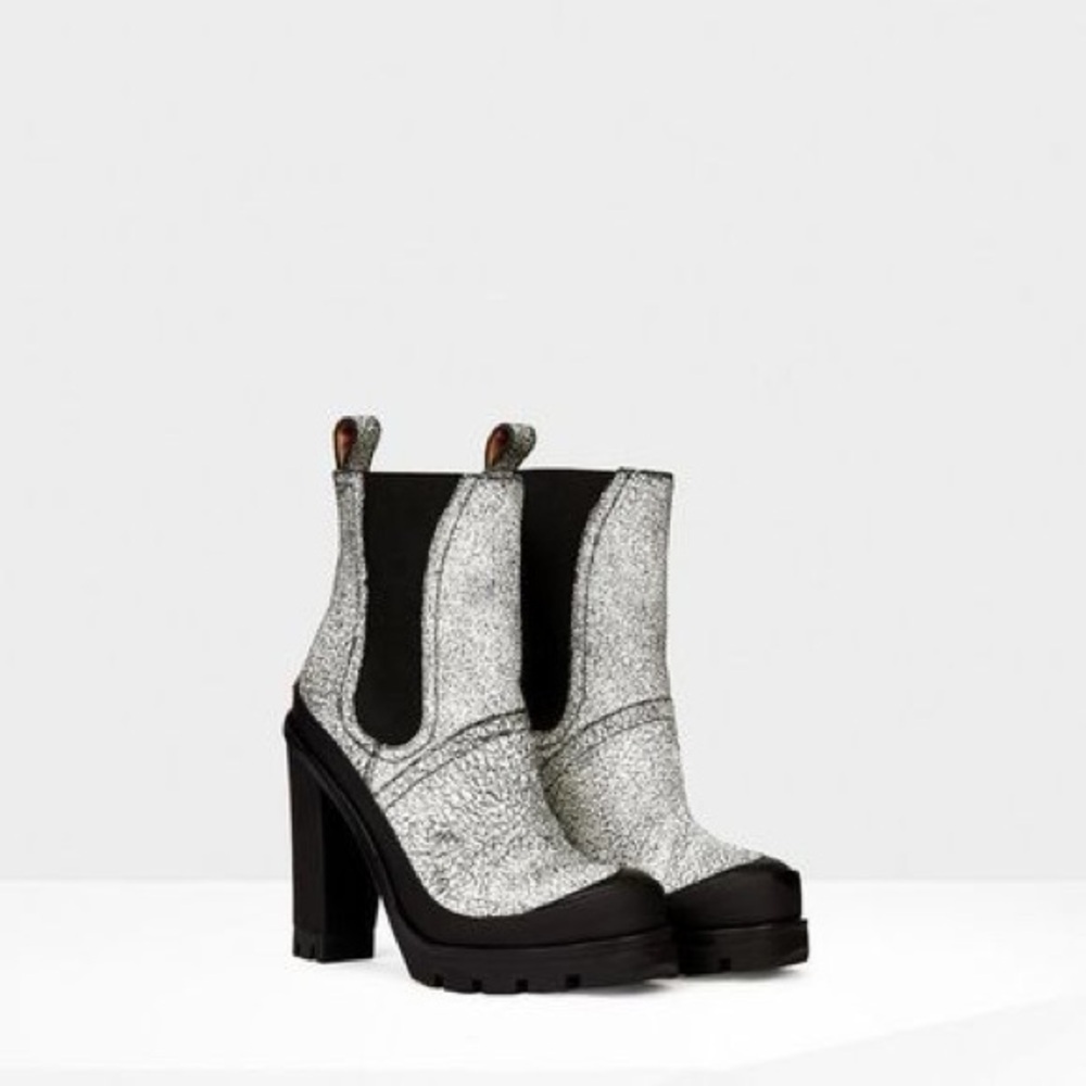Hunter cracked leather platform heel Chelsea boots size 6 US size 4 UK